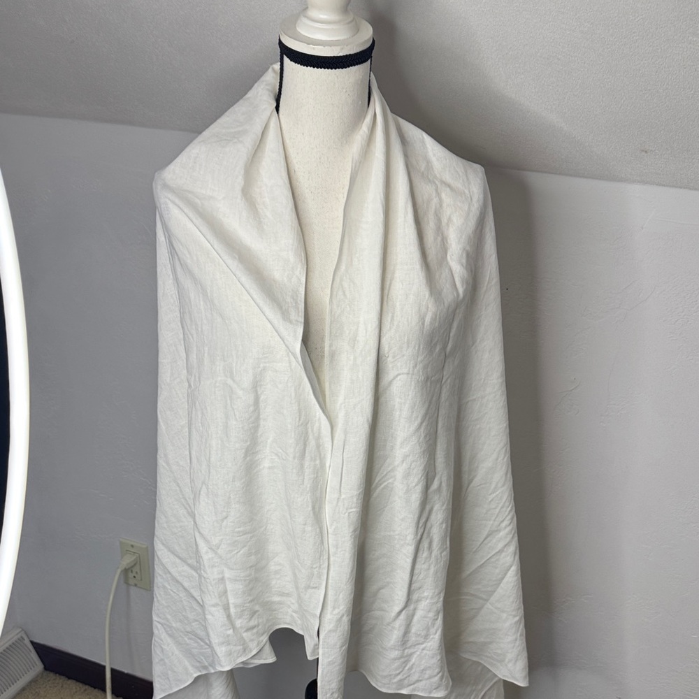 Show Me Your MuMu NWT White Linen Rayon Shawl Wrap